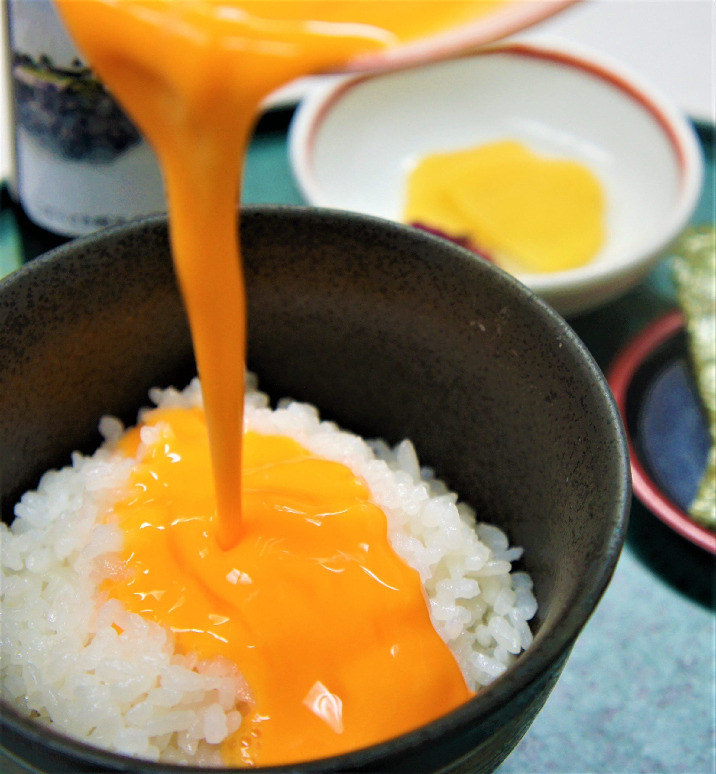 【卵かけご飯】 コーヒーと一緒に楽しむ「卵かけご飯」専門店｜【zawa 珈琲とたまご